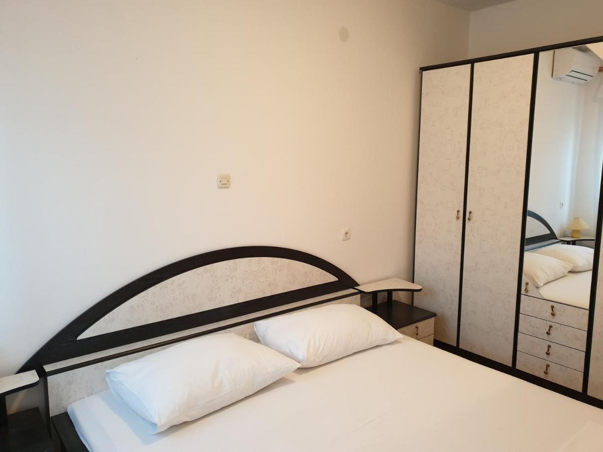 Triple Room Metajna 4120F Exterior photo